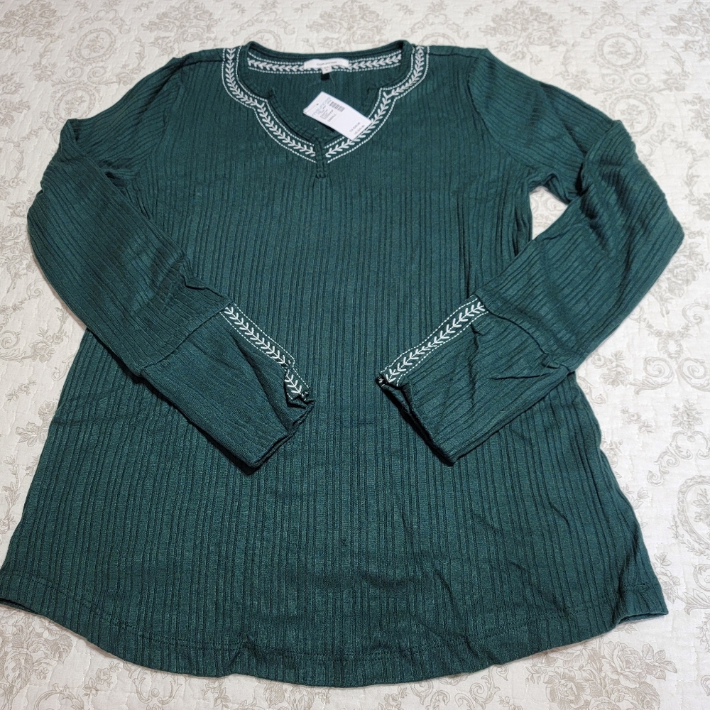 Maurice's Embroidered Notch Neck Long Sleeve Tee Size Small